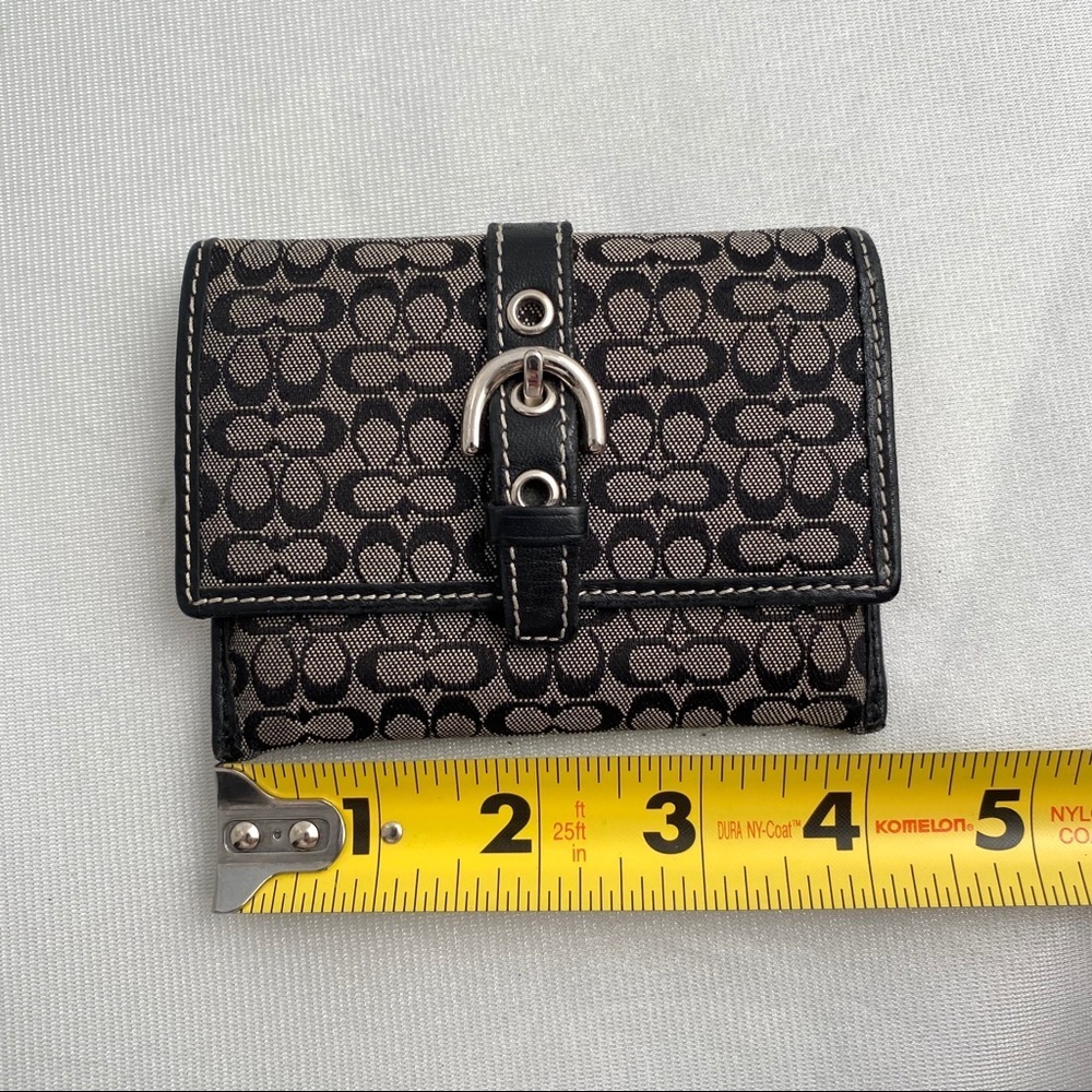 Coach Signature logo canvas C logo polished nickel buckle wallet - Picture 6 of 7